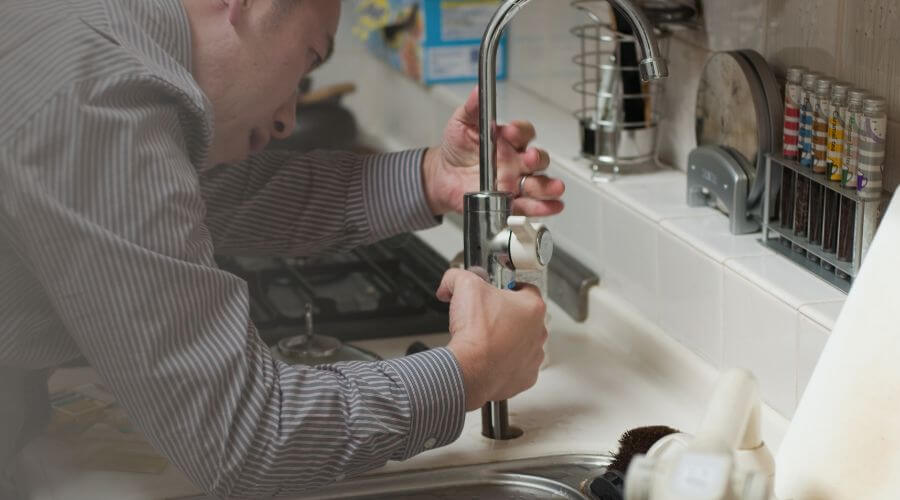 Professional emergency plumbing in Hills, IA
